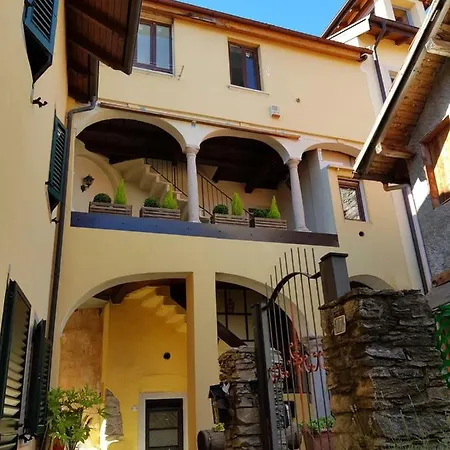 Apartment Courtyard House