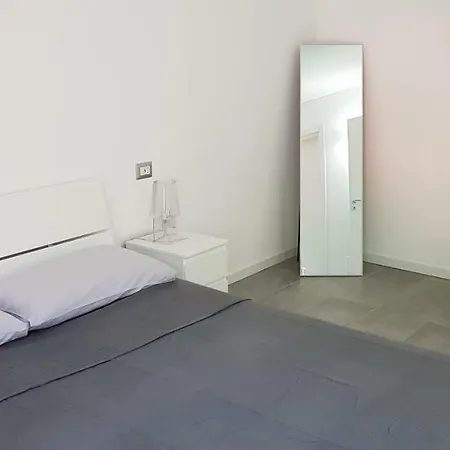 Courtyard House Apartment *
